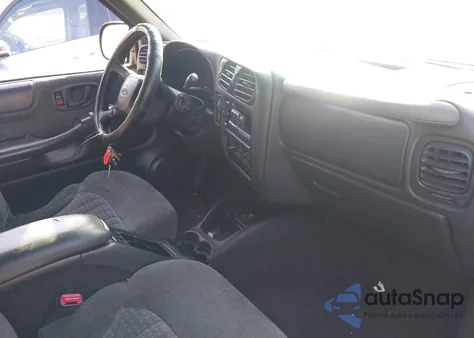 2000 Chevrolet Blazer Ls from USA, damaged, VIN 1GNDT13W6Y2158364